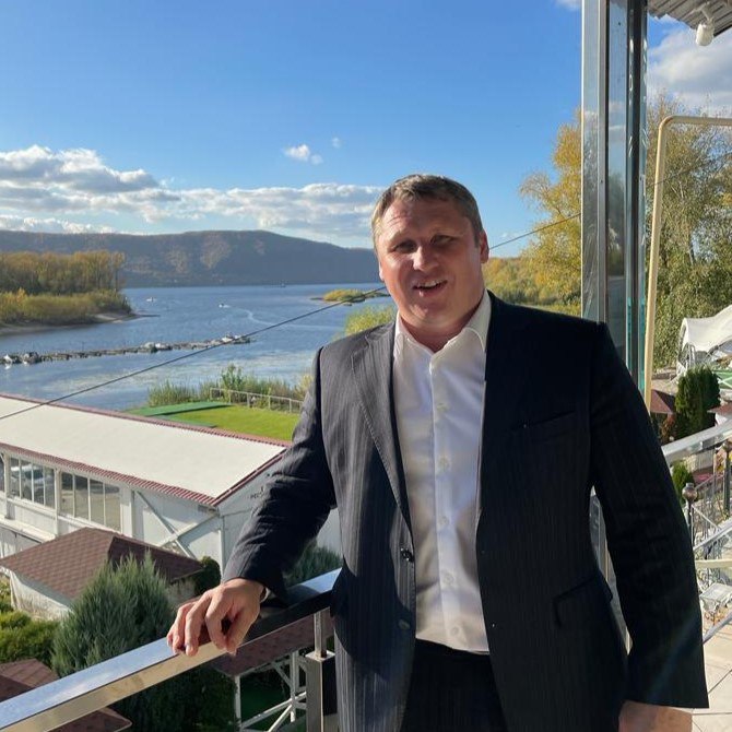 коммерческий директор Станислав Грачёв